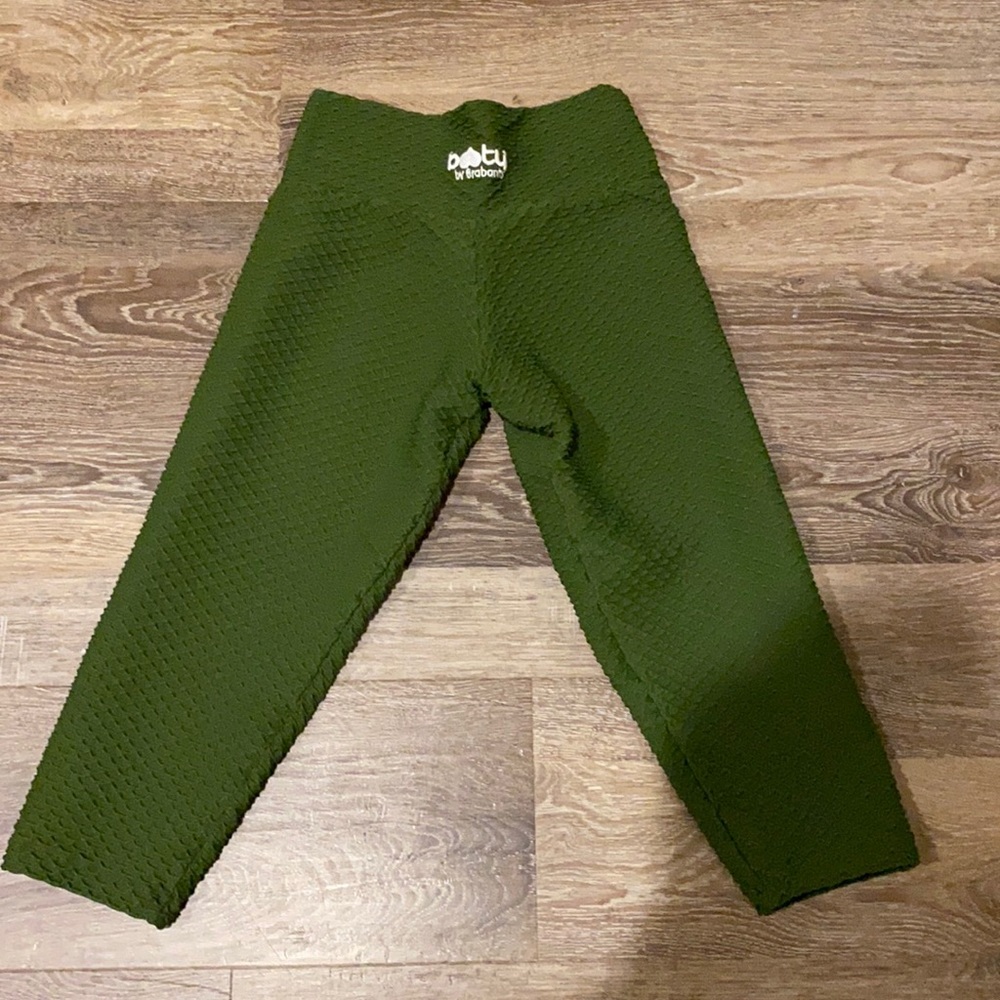 Booty by Brabants Green Croco Cropped Leggings